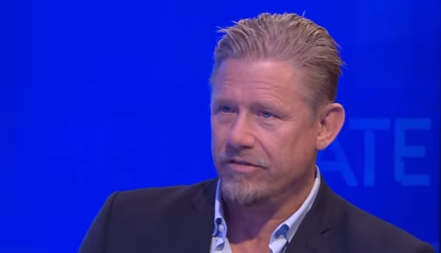 半岛体育-舒梅切尔：现在当曼联球迷真难啊，他们差点就输了好在有人站出来